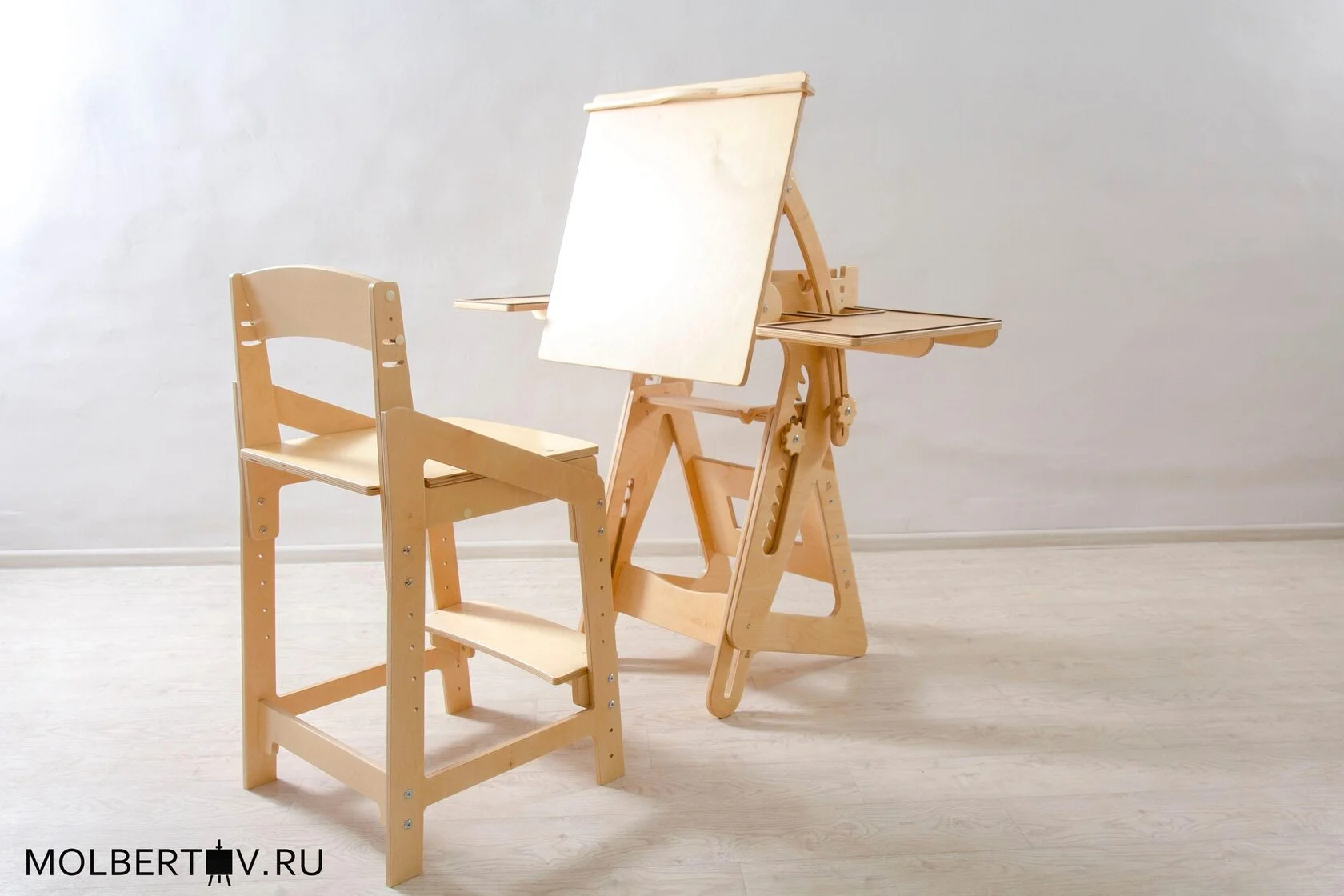 Стол для художника 60*60 см без защитного покрытия