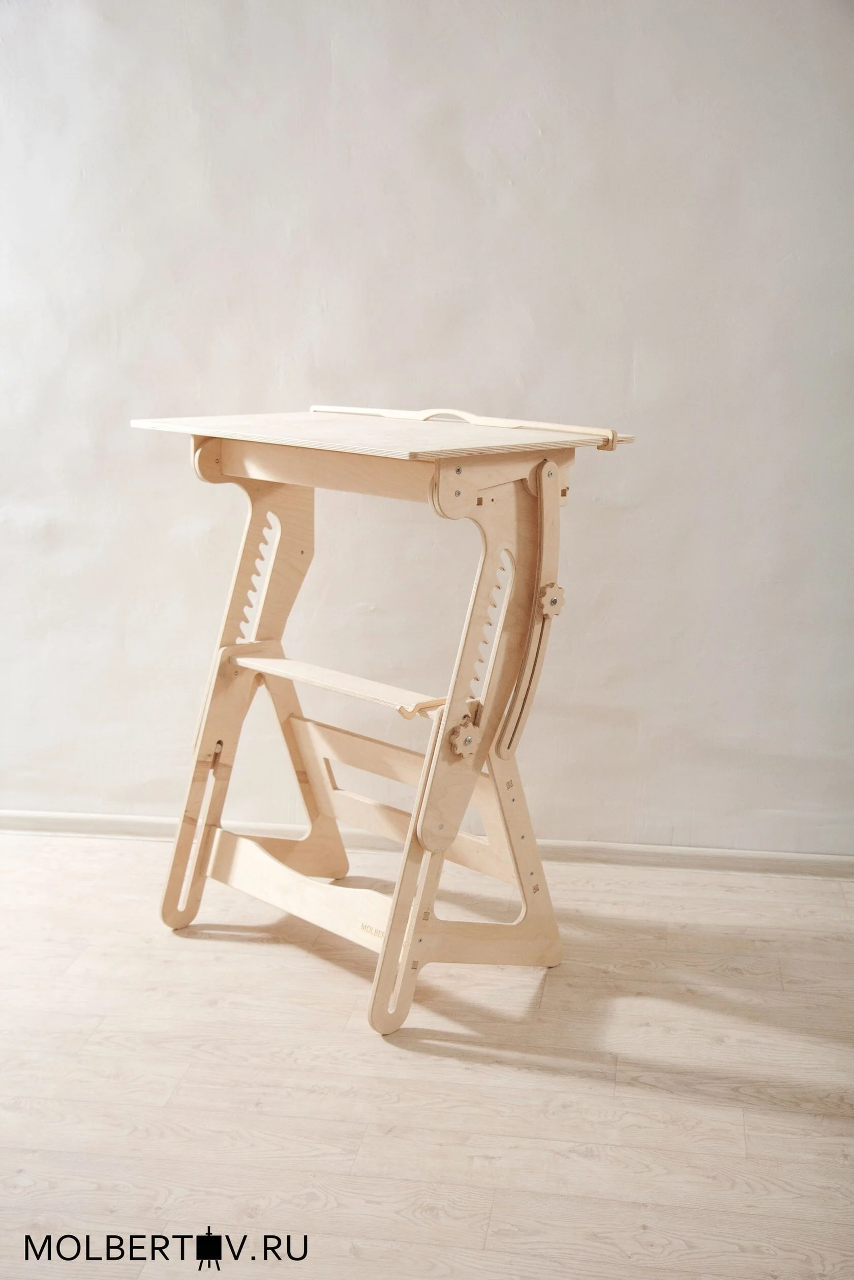 Стол для художника 60*90 см с прозрачным защитным покрытием Лак