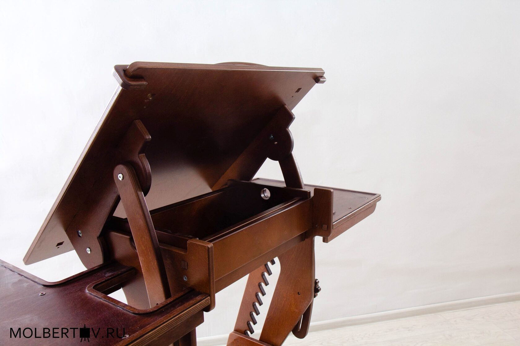 Стол для художника 60*60 см цвет Орех