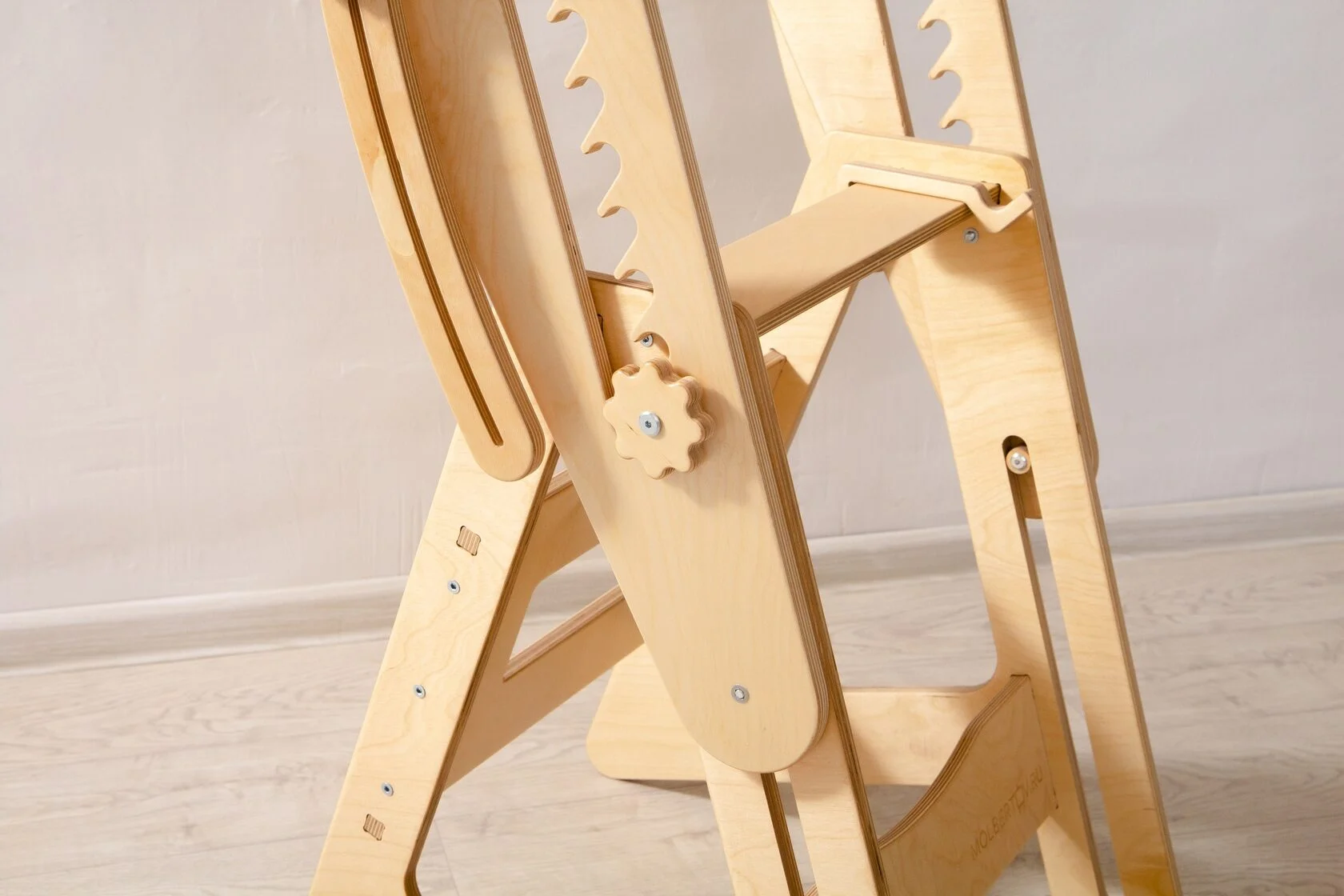 Стол для художника 60*60 см без защитного покрытия