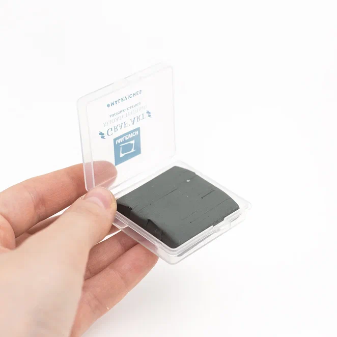 Клячка Малевичъ в пластиковом футляре