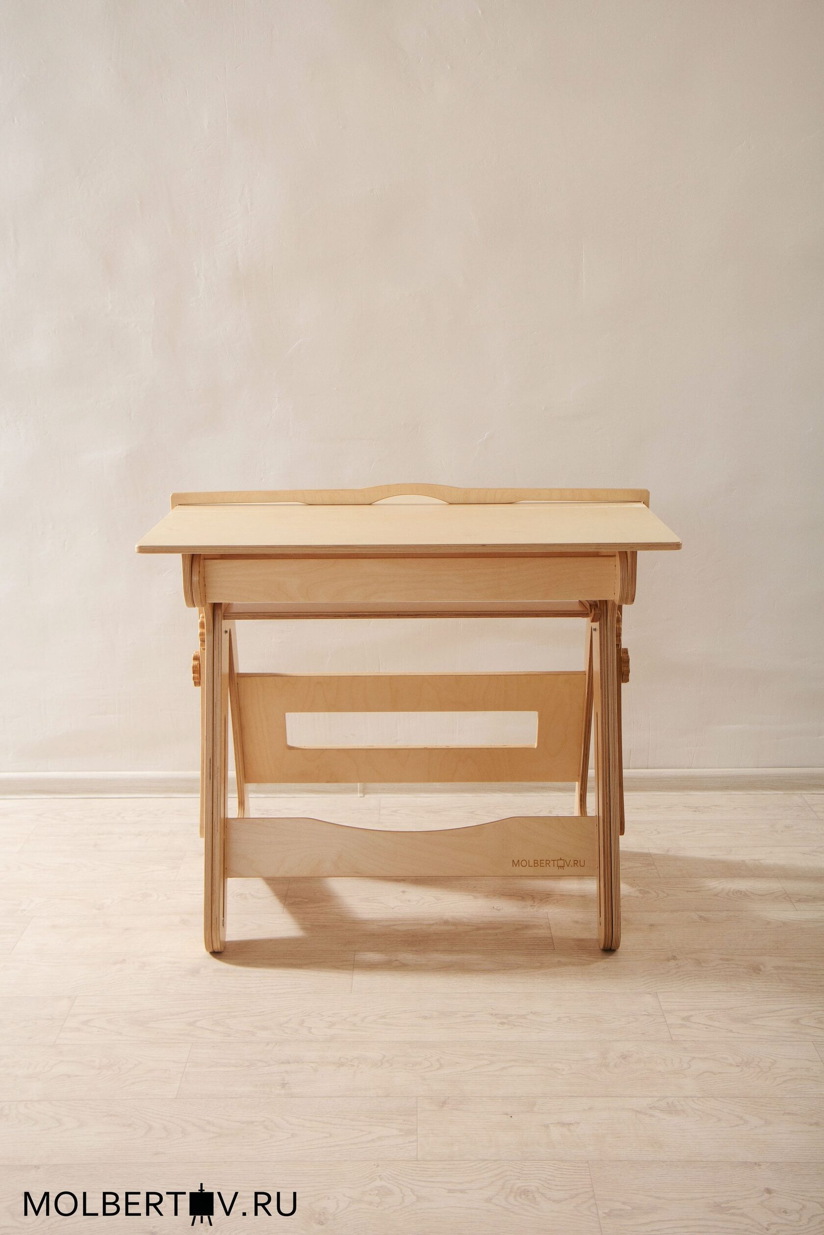 Стол для художника 60*90 см без защитного покрытия