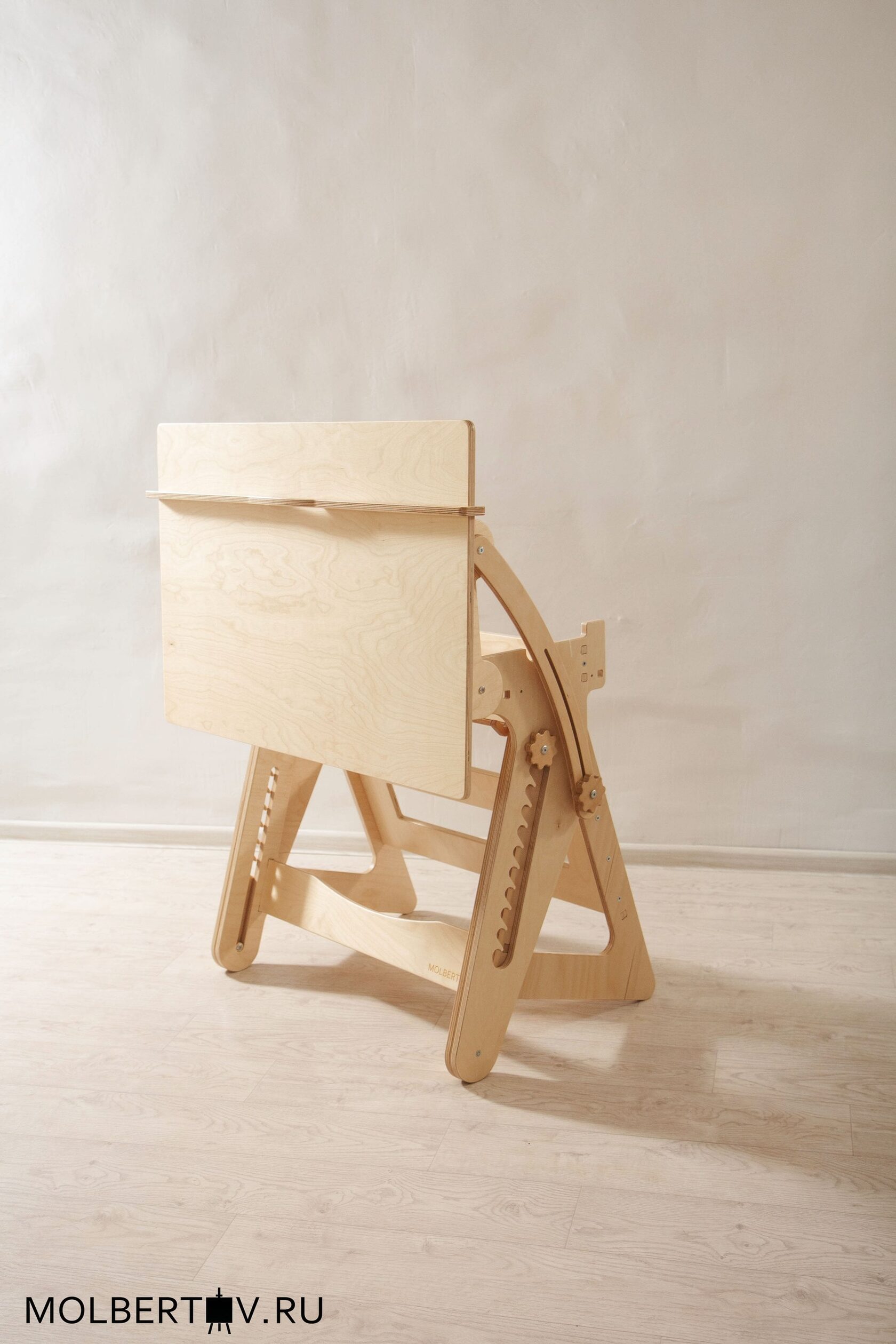 Стол для художника 60*90 см с прозрачным защитным покрытием Лак