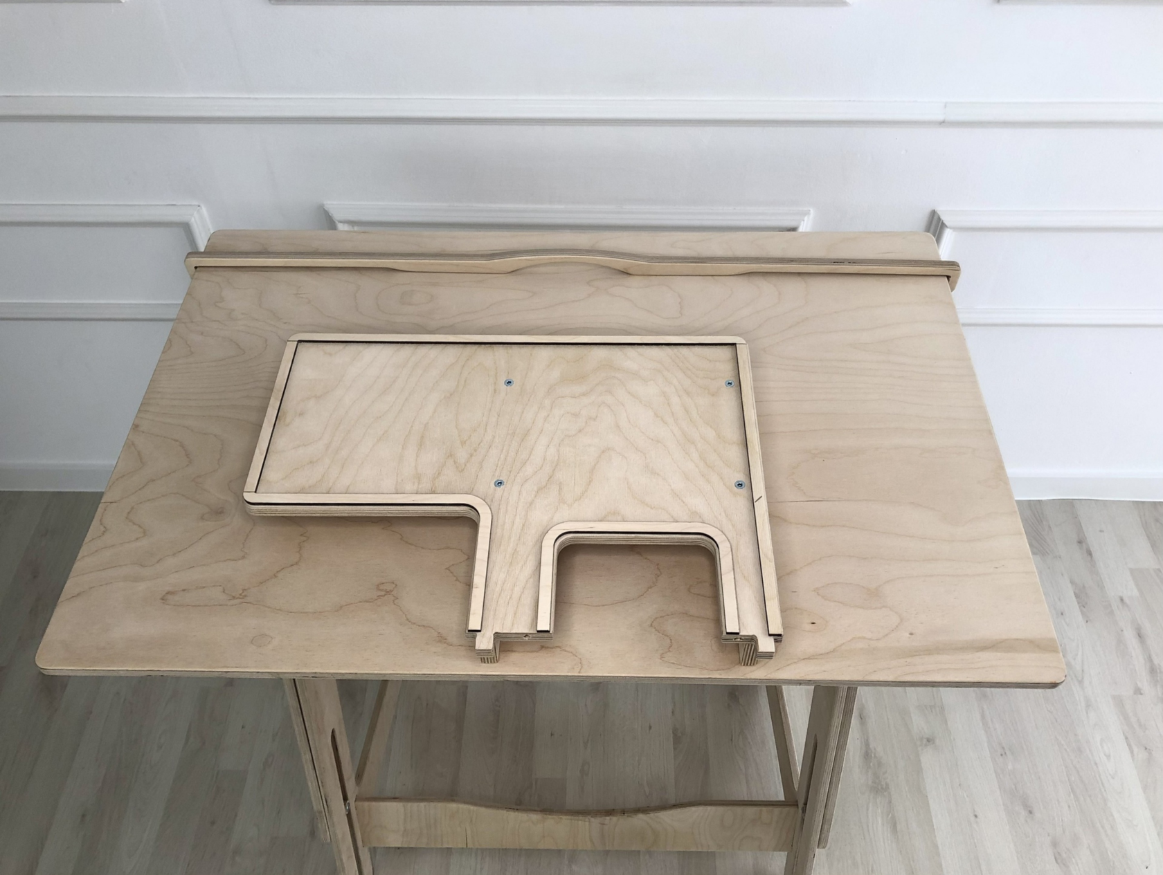 Дополнительная полка к столу для художника (левая)