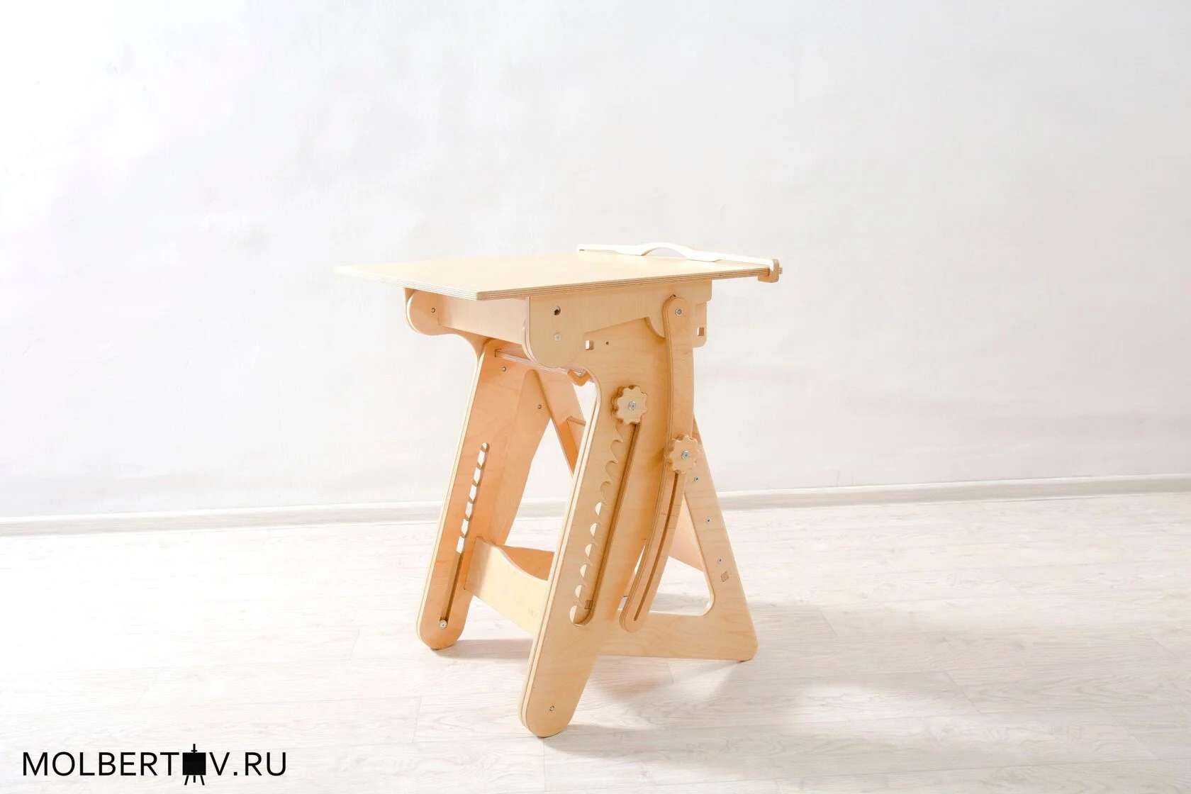 Стол для художника 60*60 см с прозрачным защитным покрытием Лак