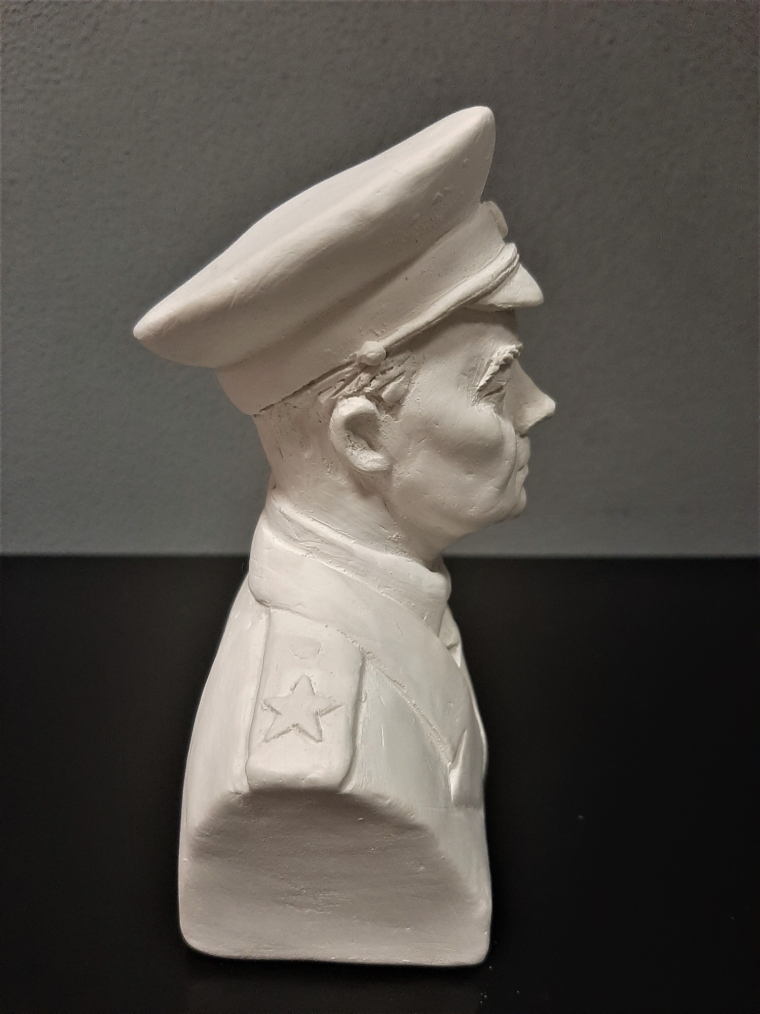 Бюст Маргелова