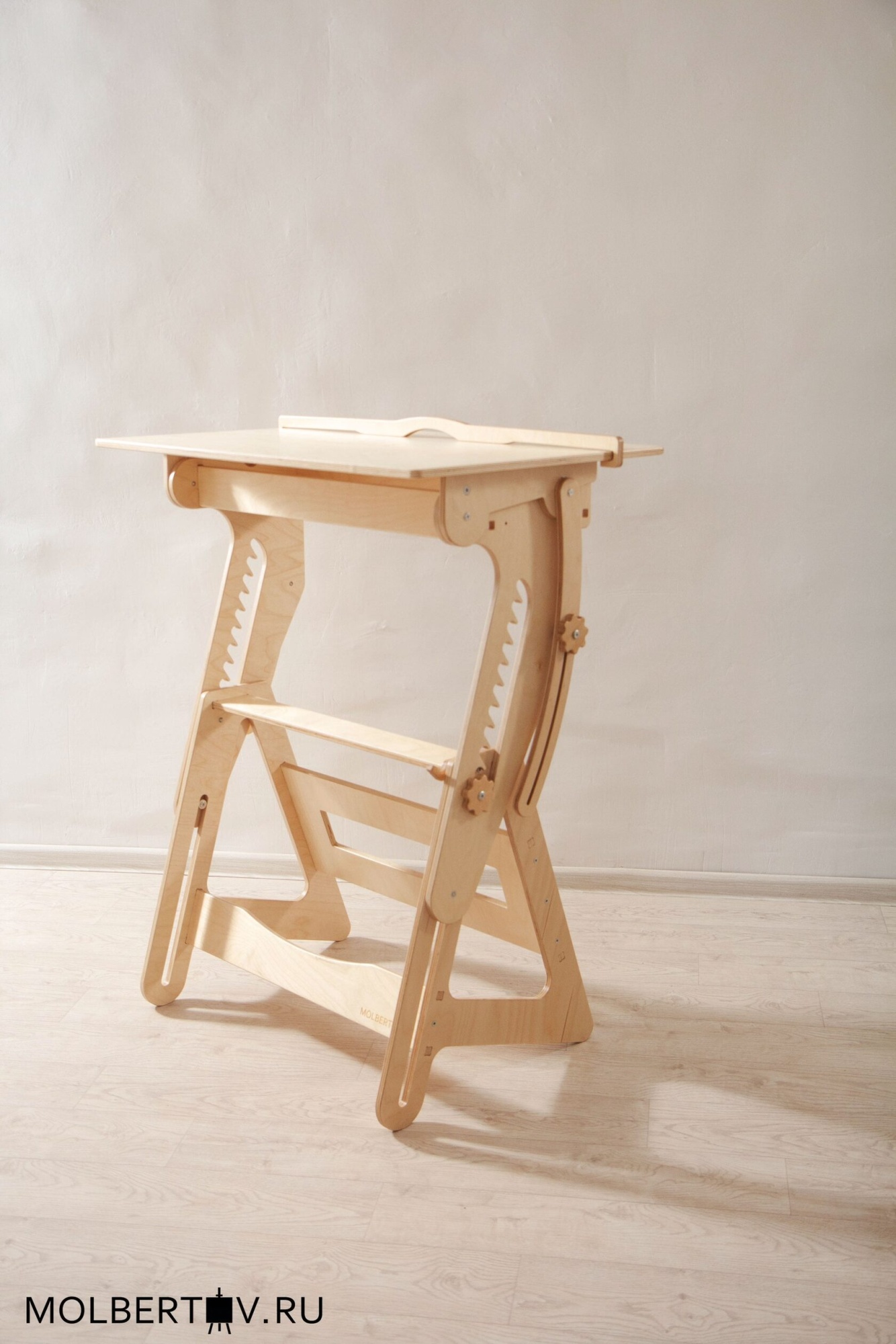 Стол для художника 60*90 см без защитного покрытия