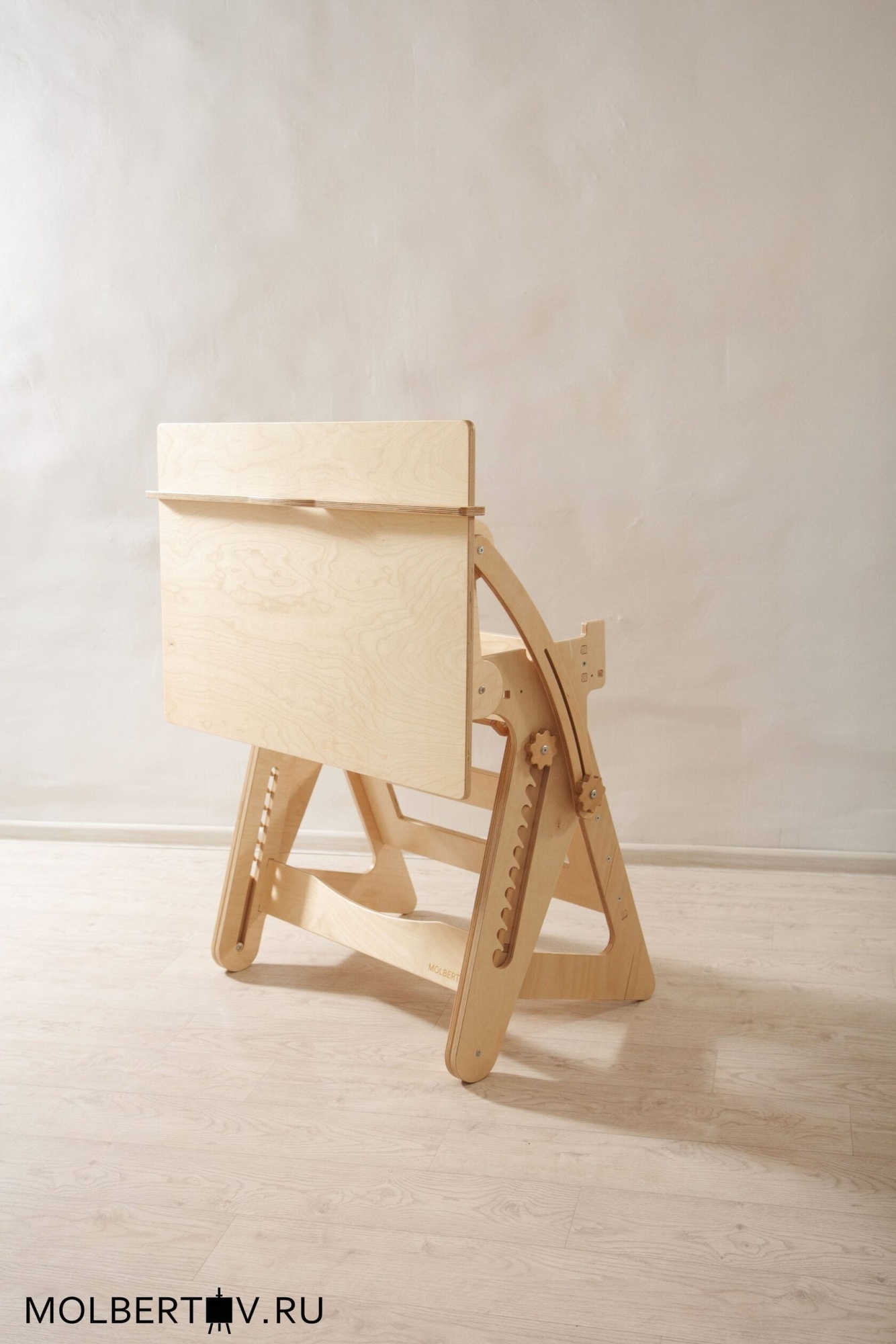 Стол для художника 60*90 см с прозрачным защитным покрытием Лак